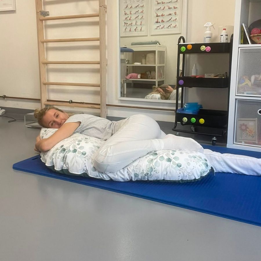 Maminka kojící miminko
